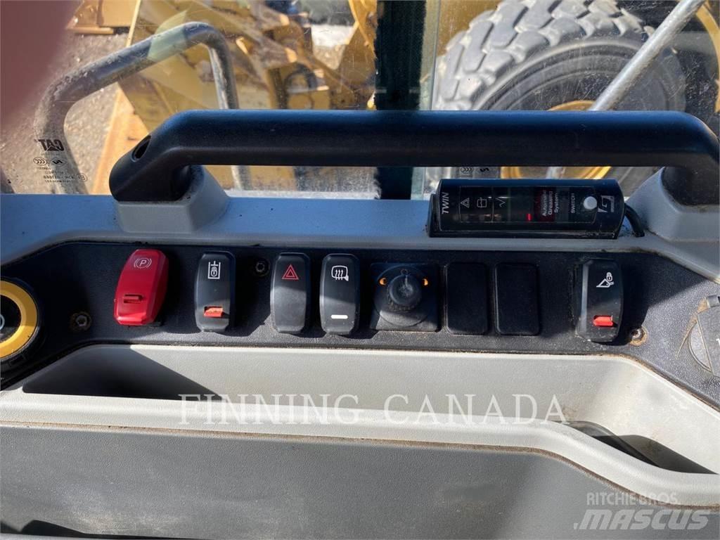 CAT 966 Фронтальні навантажувачі