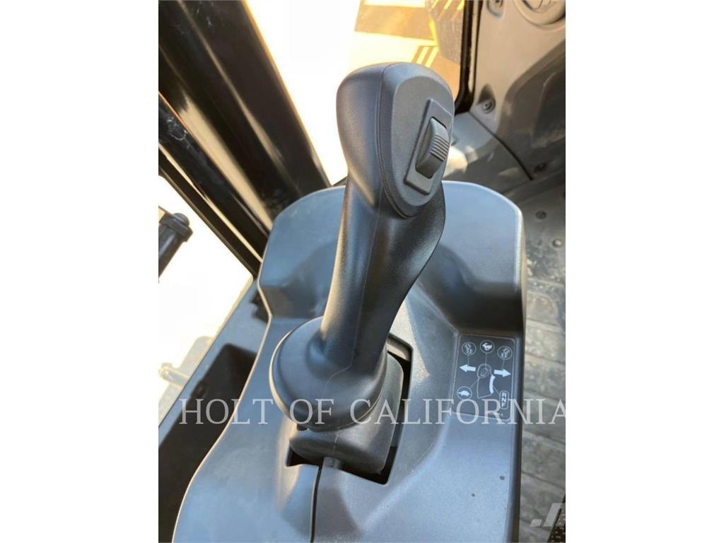 CAT 966 Фронтальні навантажувачі