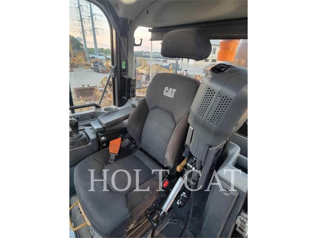 CAT 966 QC Фронтальні навантажувачі