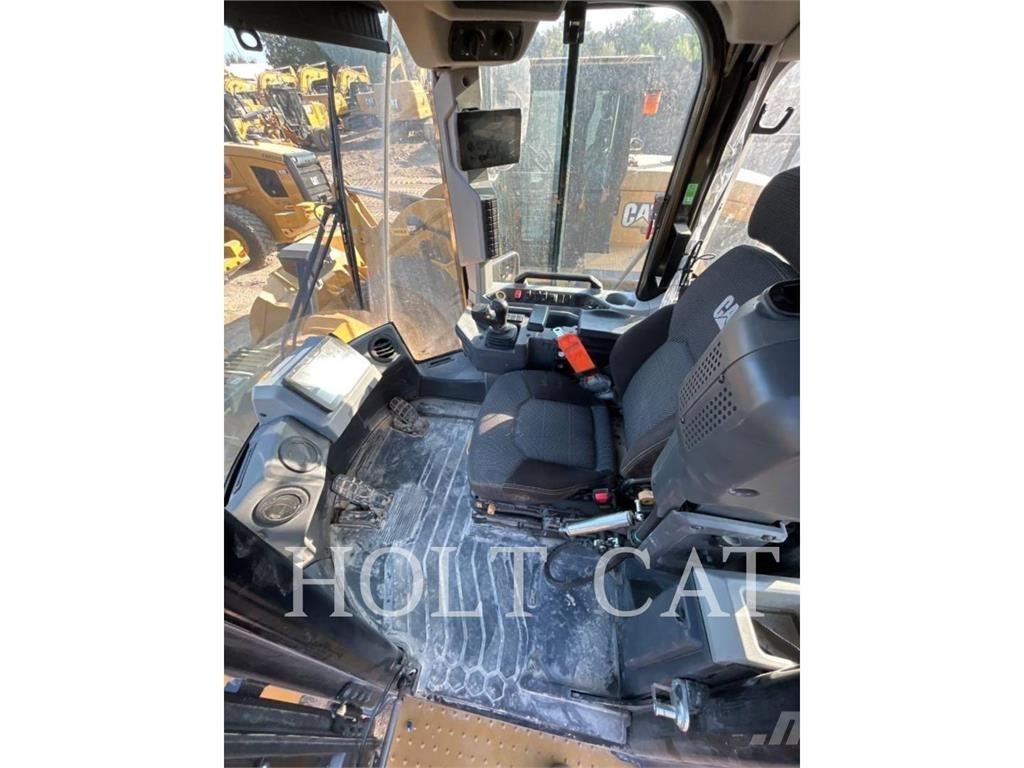CAT 966 XE Фронтальні навантажувачі