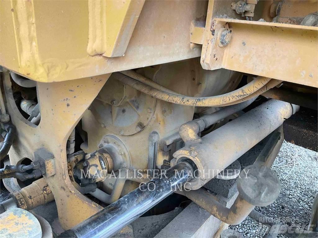 CAT 966G Фронтальні навантажувачі