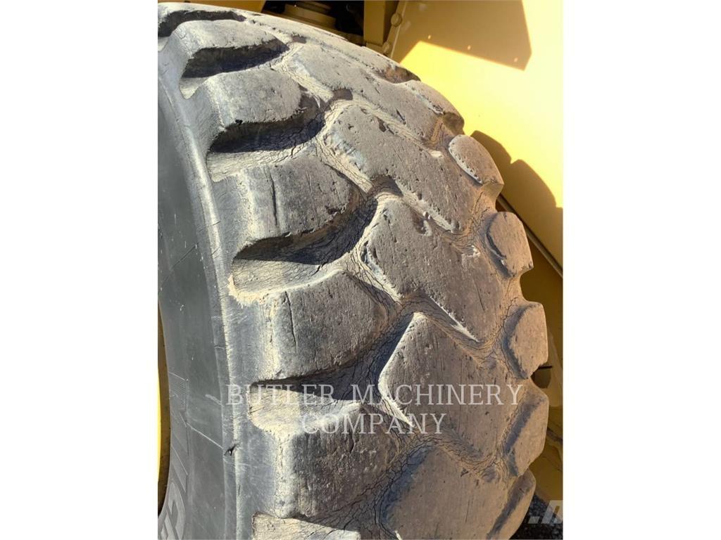 CAT 966G Фронтальні навантажувачі