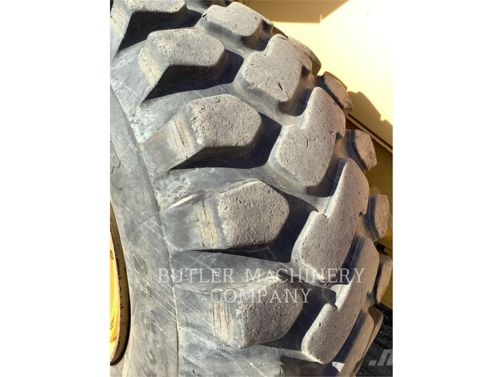 CAT 966G Фронтальні навантажувачі