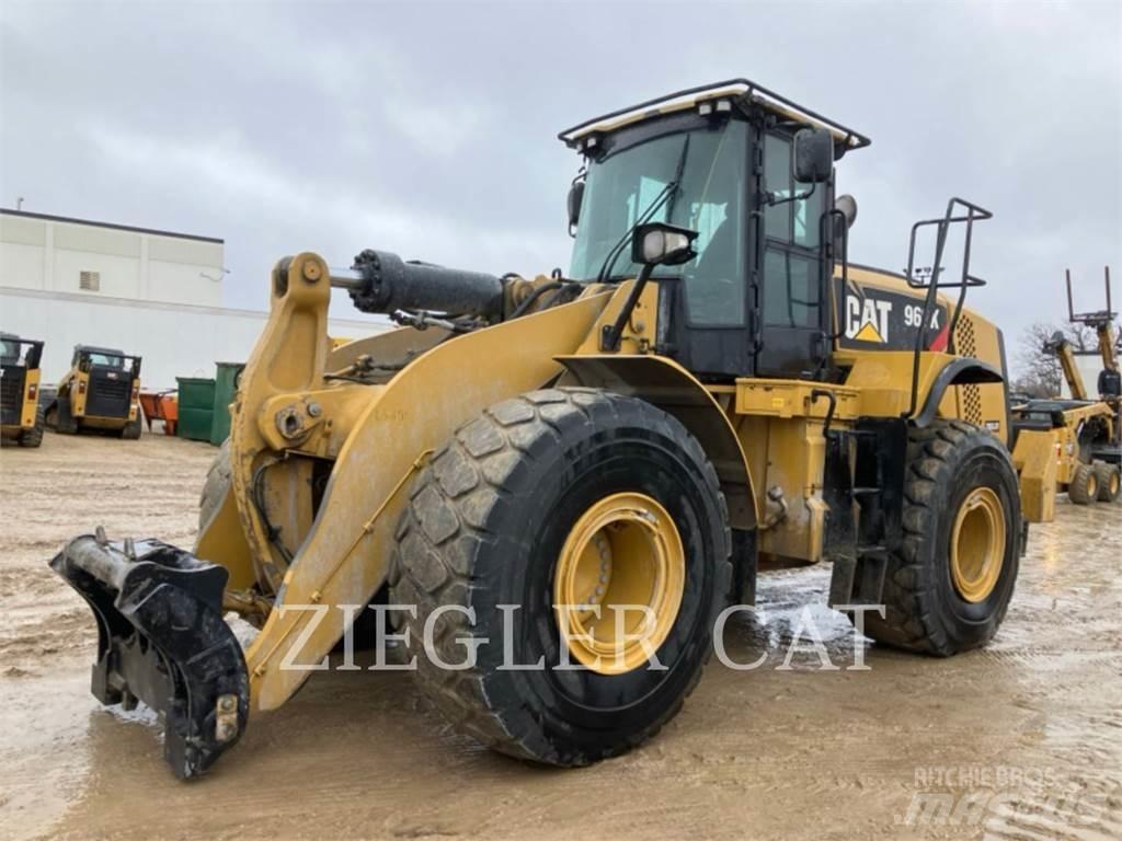 CAT 966K Фронтальні навантажувачі