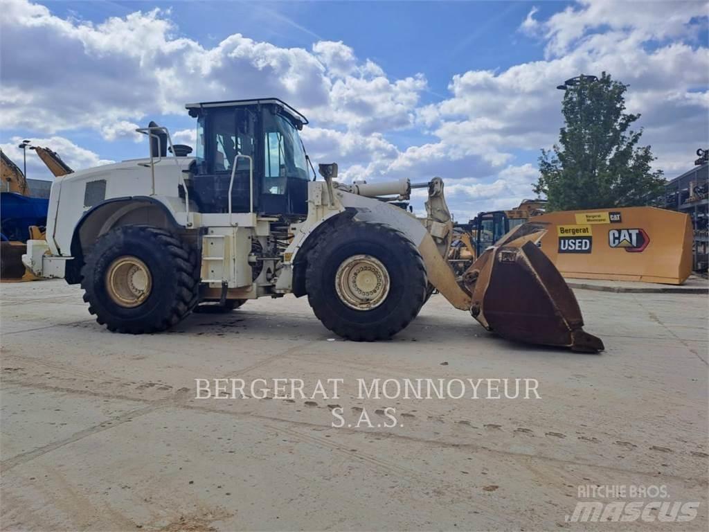 CAT 966M Фронтальні навантажувачі