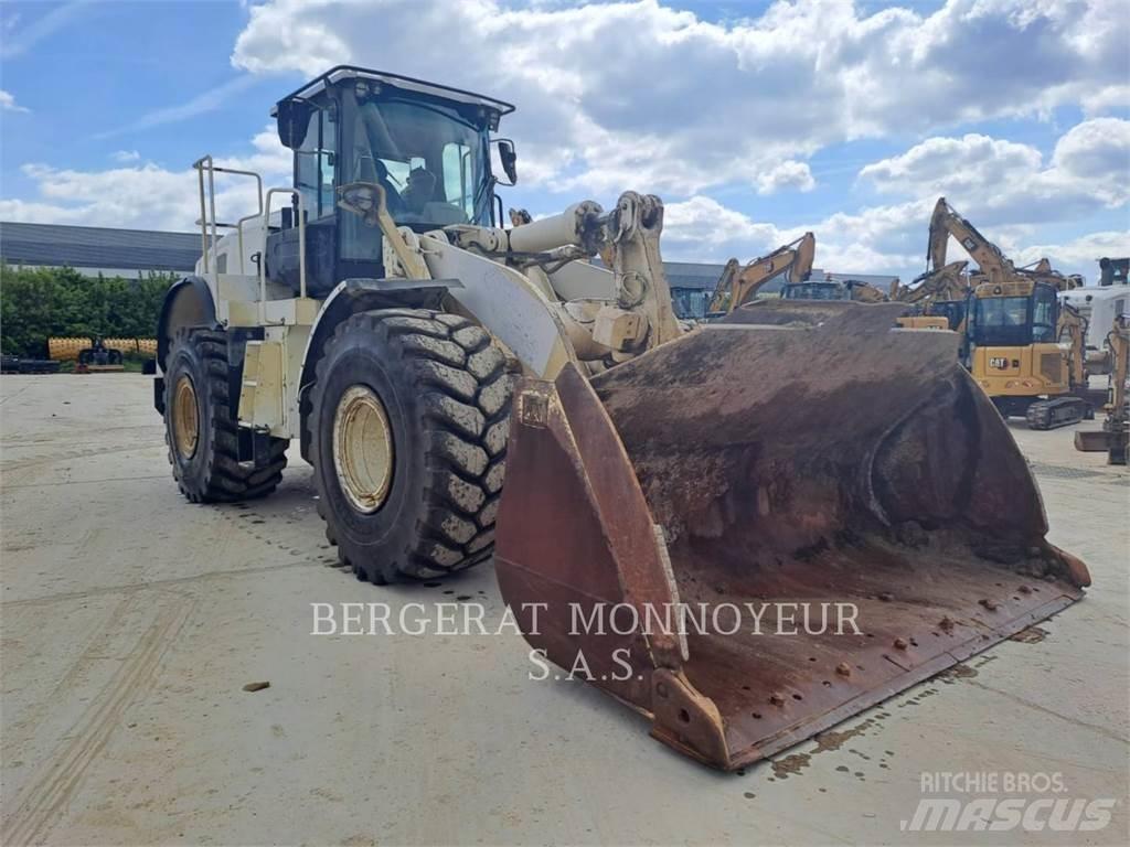CAT 966M Фронтальні навантажувачі