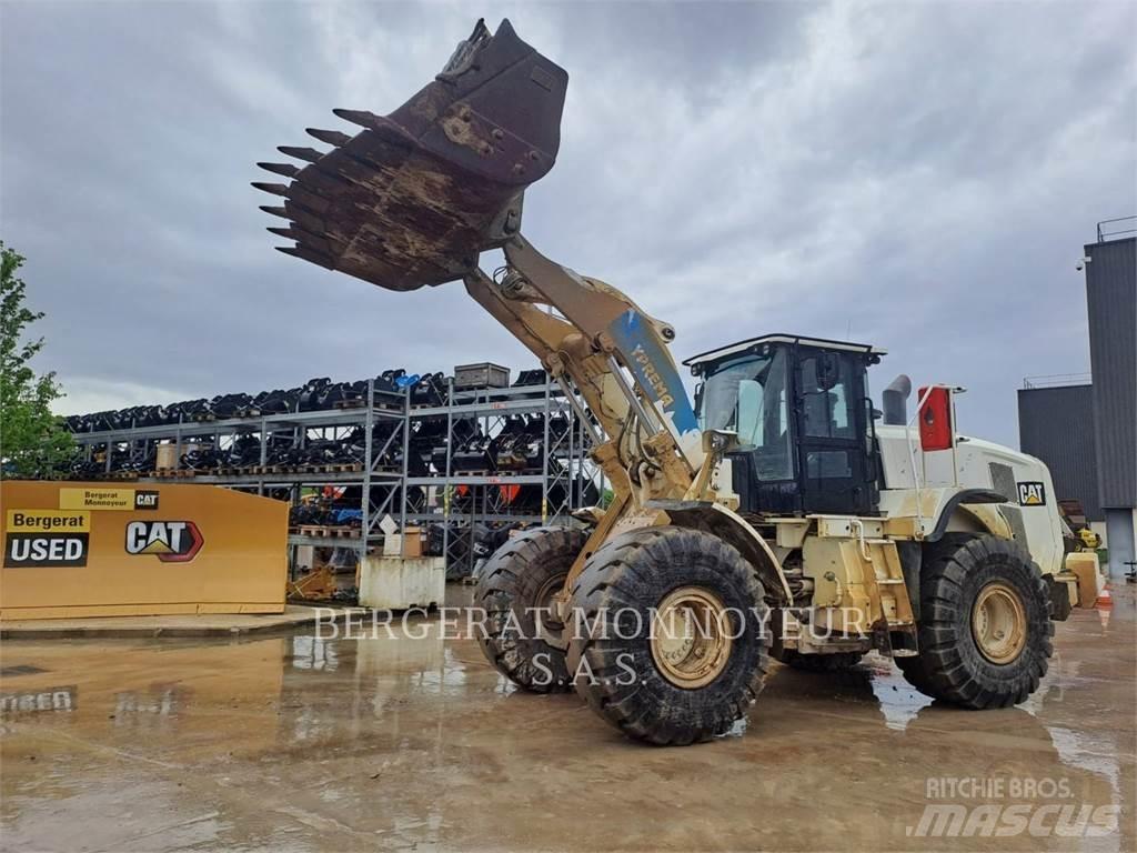 CAT 966M Фронтальні навантажувачі