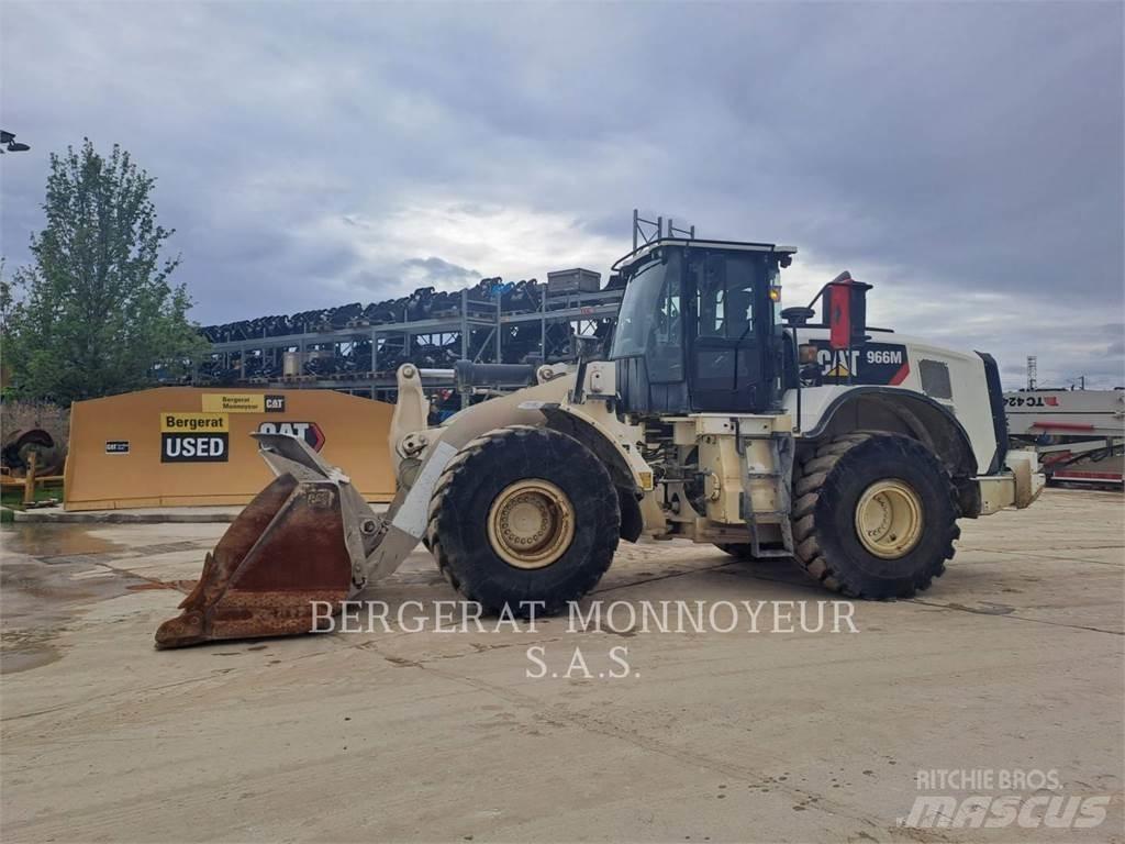 CAT 966M Фронтальні навантажувачі