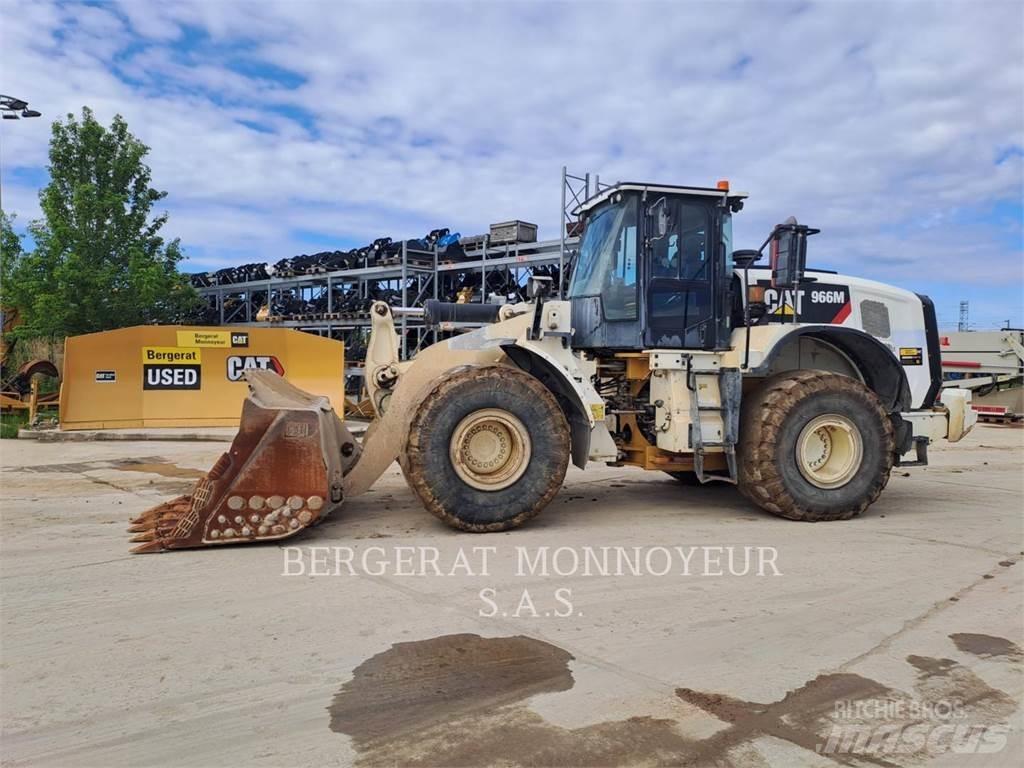 CAT 966M Фронтальні навантажувачі