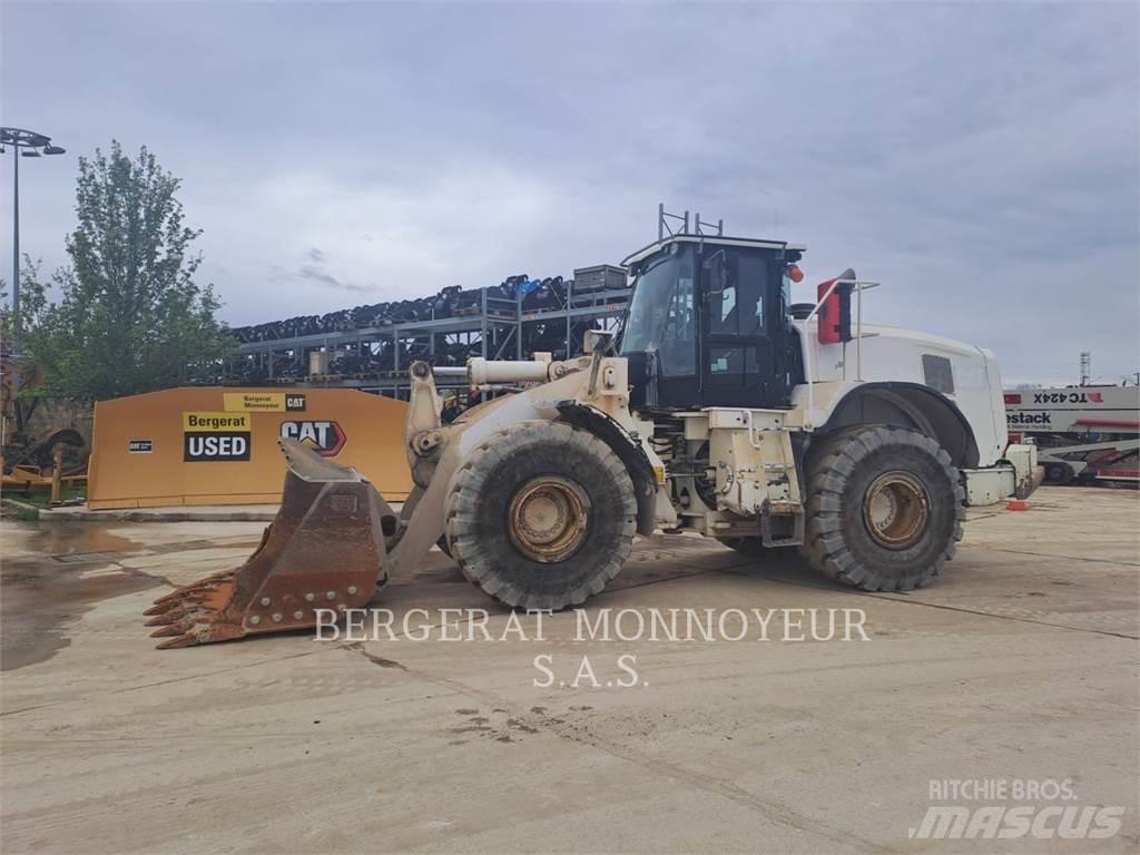 CAT 966M Фронтальні навантажувачі
