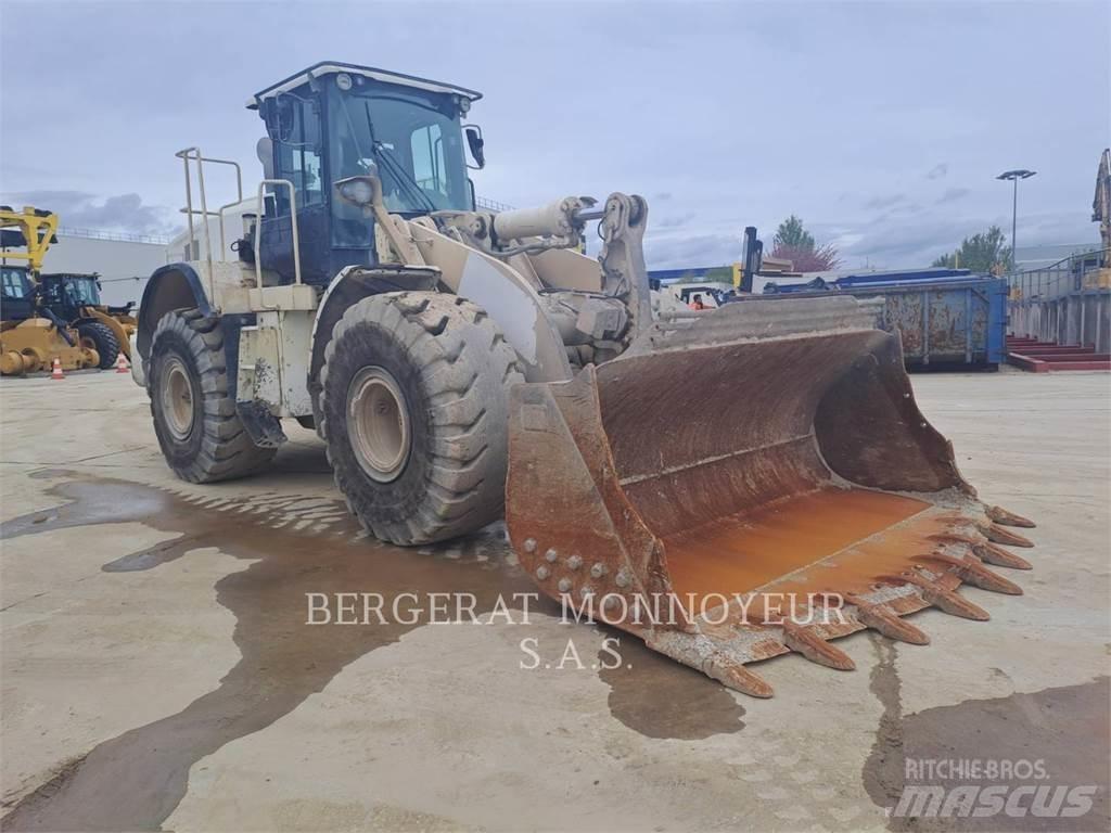 CAT 966M Фронтальні навантажувачі