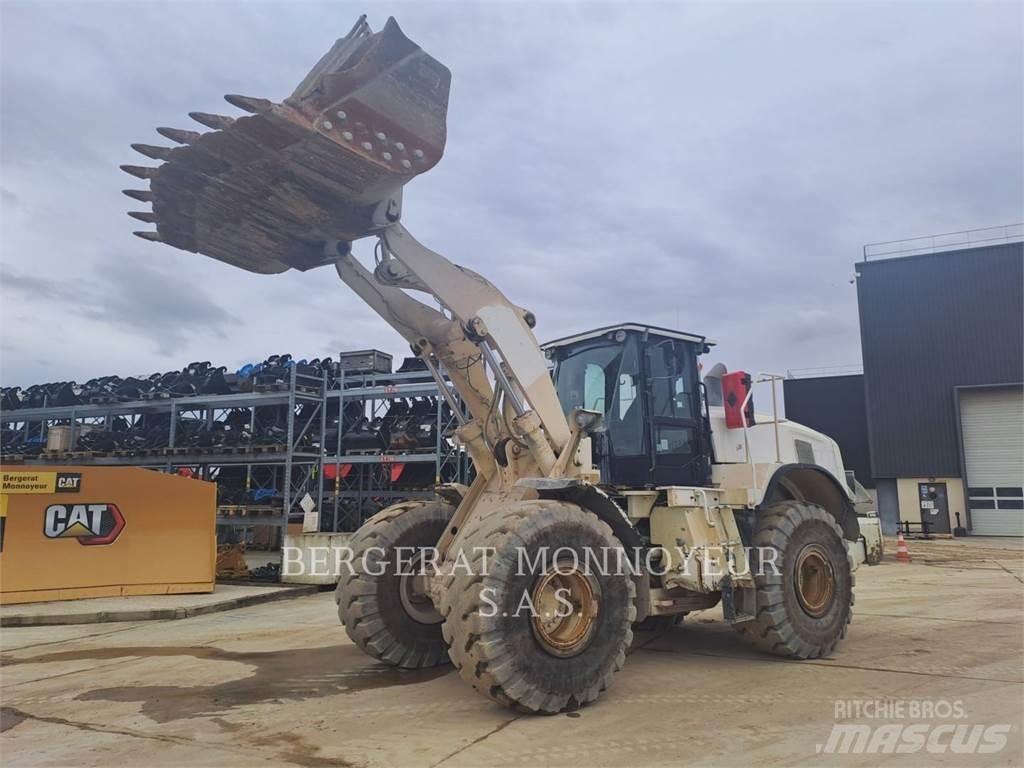 CAT 966M Фронтальні навантажувачі