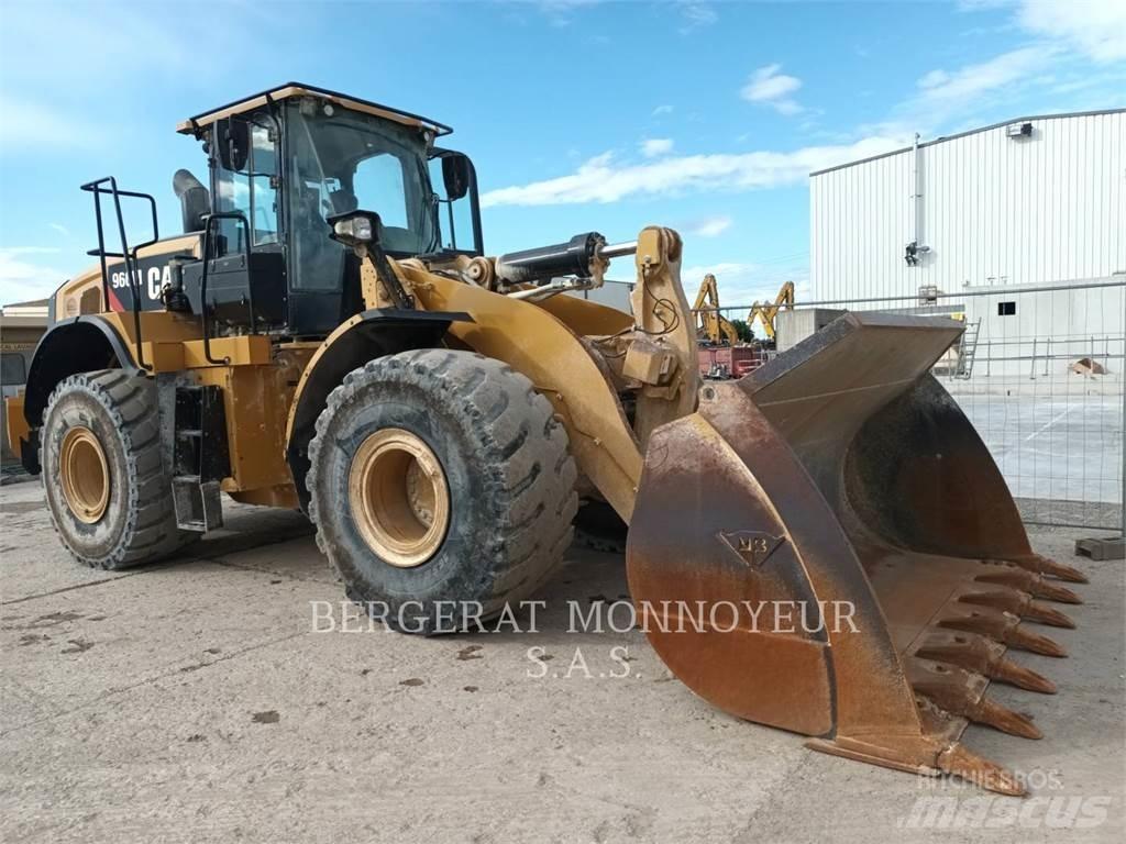 CAT 966M Фронтальні навантажувачі