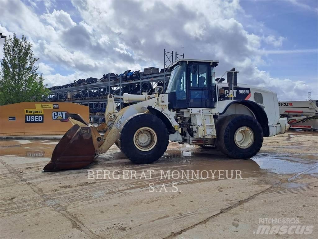 CAT 966M Фронтальні навантажувачі