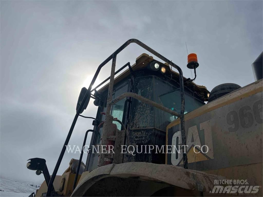 CAT 966M Фронтальні навантажувачі