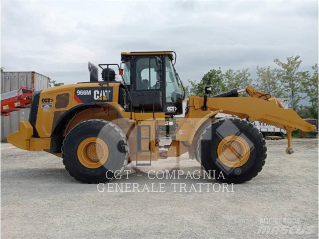 CAT 966M Фронтальні навантажувачі