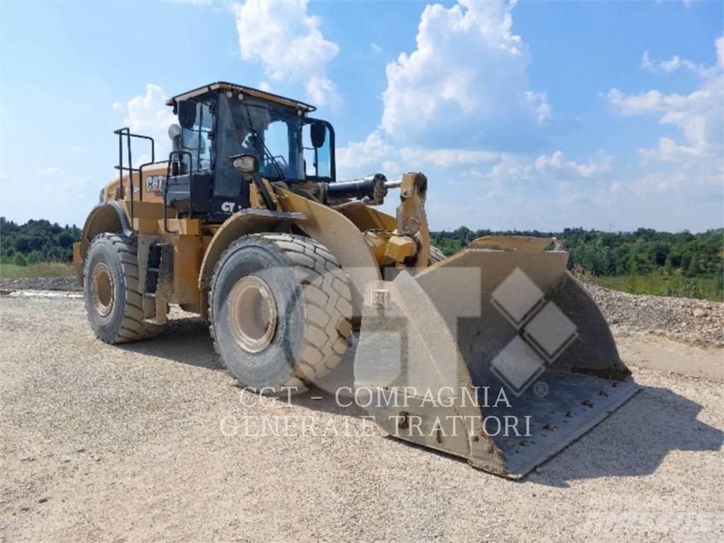 CAT 966M Фронтальні навантажувачі