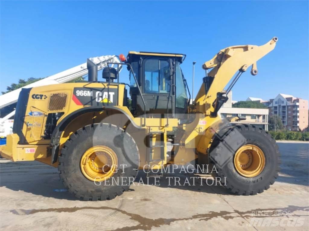 CAT 966M Фронтальні навантажувачі