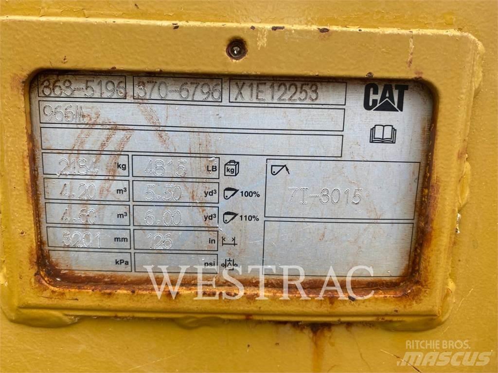 CAT 966M Фронтальні навантажувачі