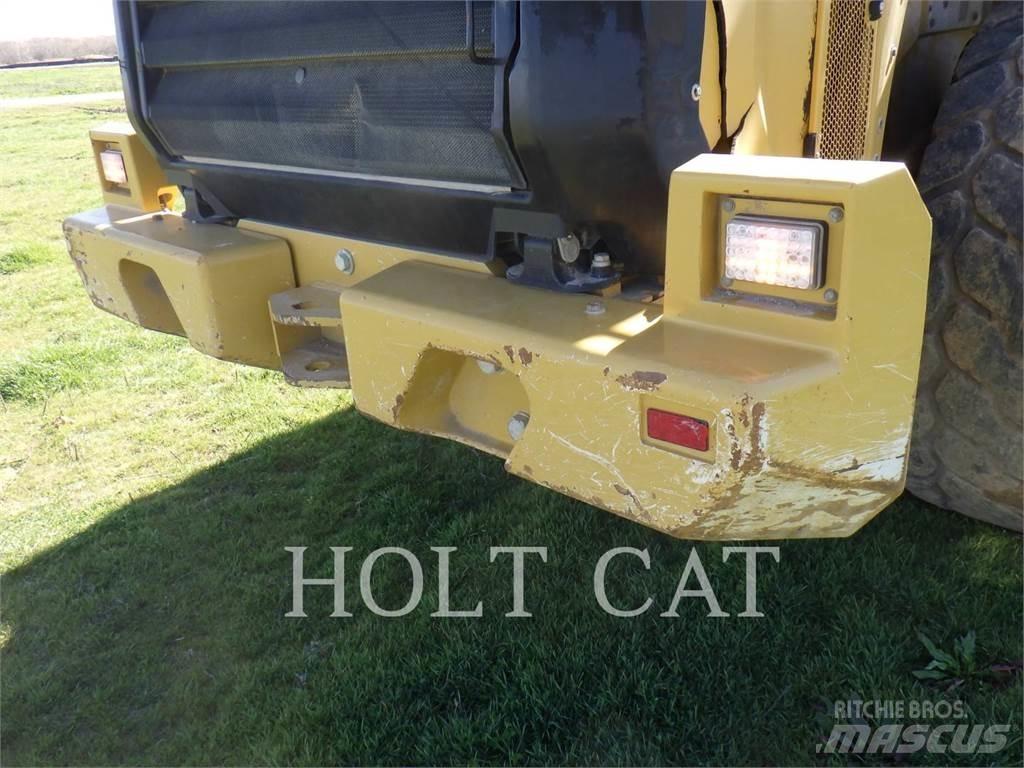 CAT 966M Фронтальні навантажувачі
