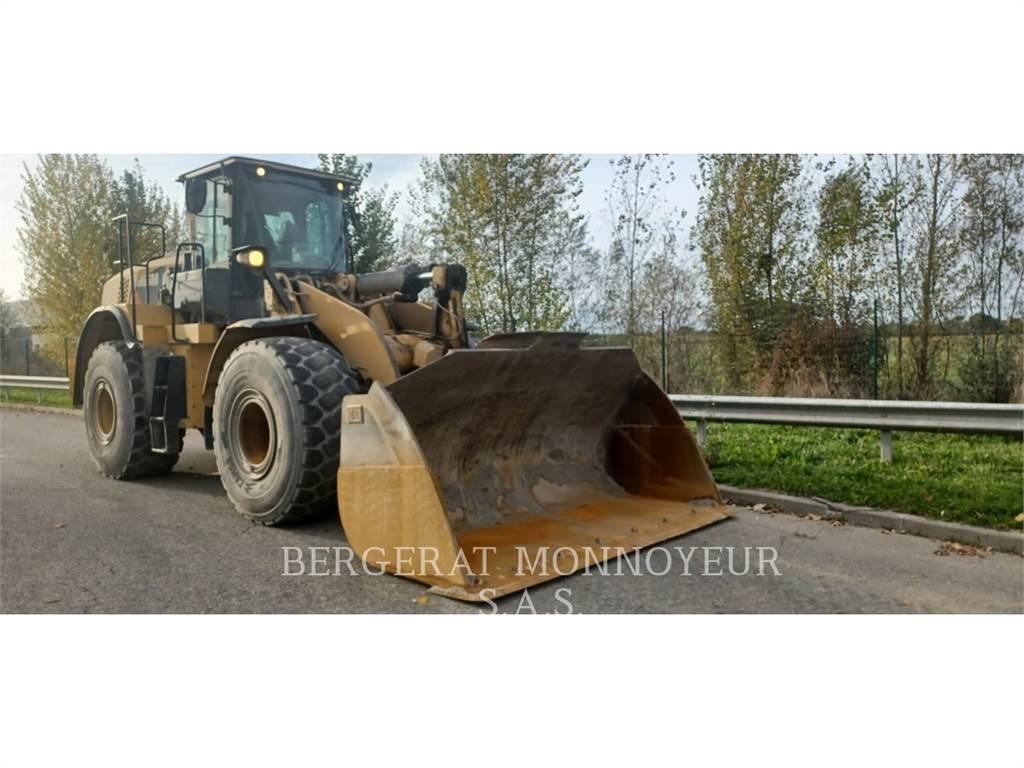 CAT 966M Фронтальні навантажувачі