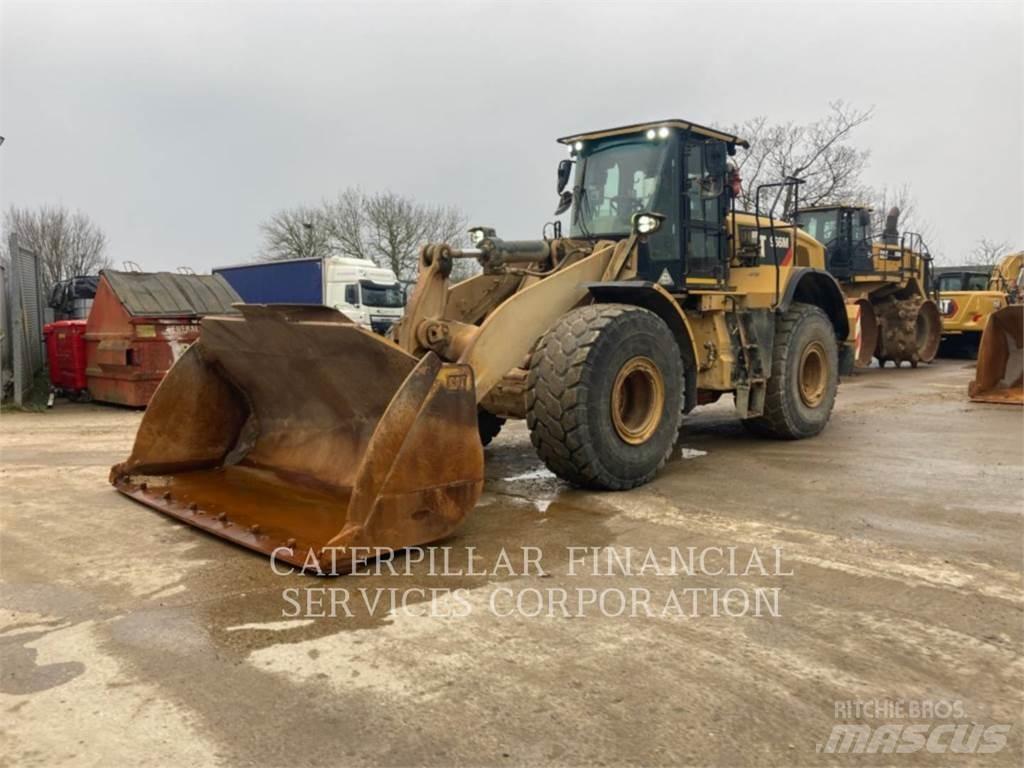 CAT 966M Фронтальні навантажувачі