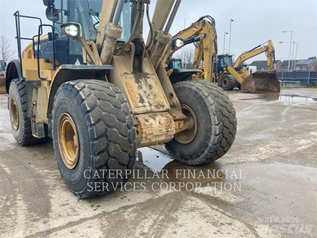 CAT 966M Фронтальні навантажувачі