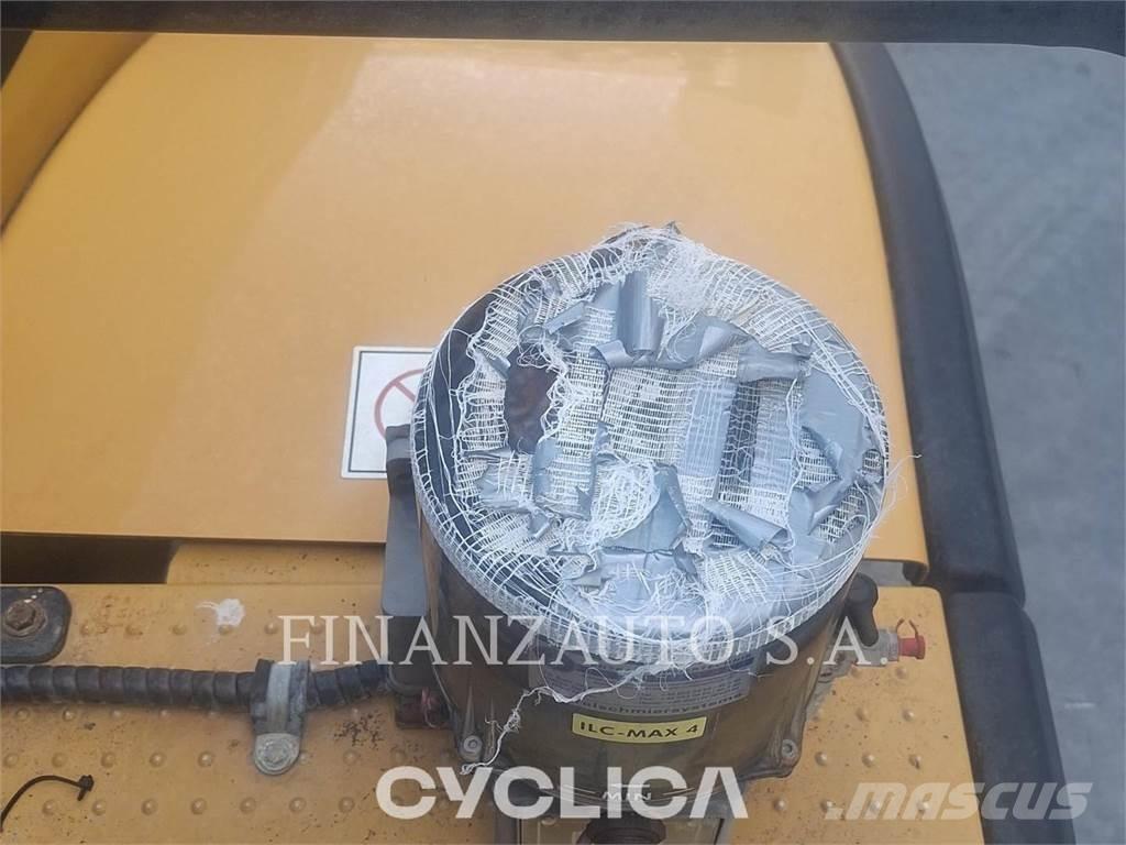 CAT 966M Фронтальні навантажувачі