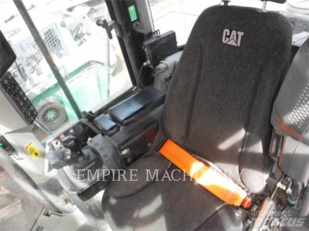 CAT 966M Фронтальні навантажувачі