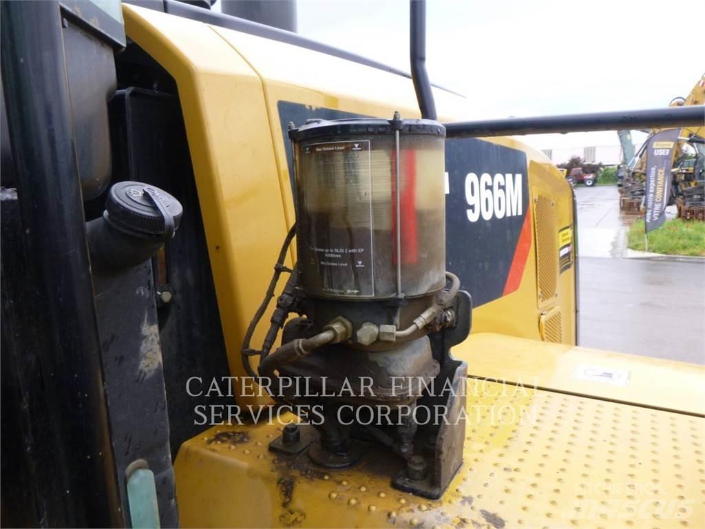 CAT 966M Фронтальні навантажувачі