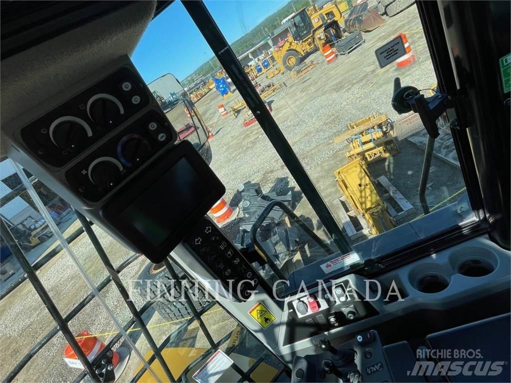 CAT 966M Фронтальні навантажувачі