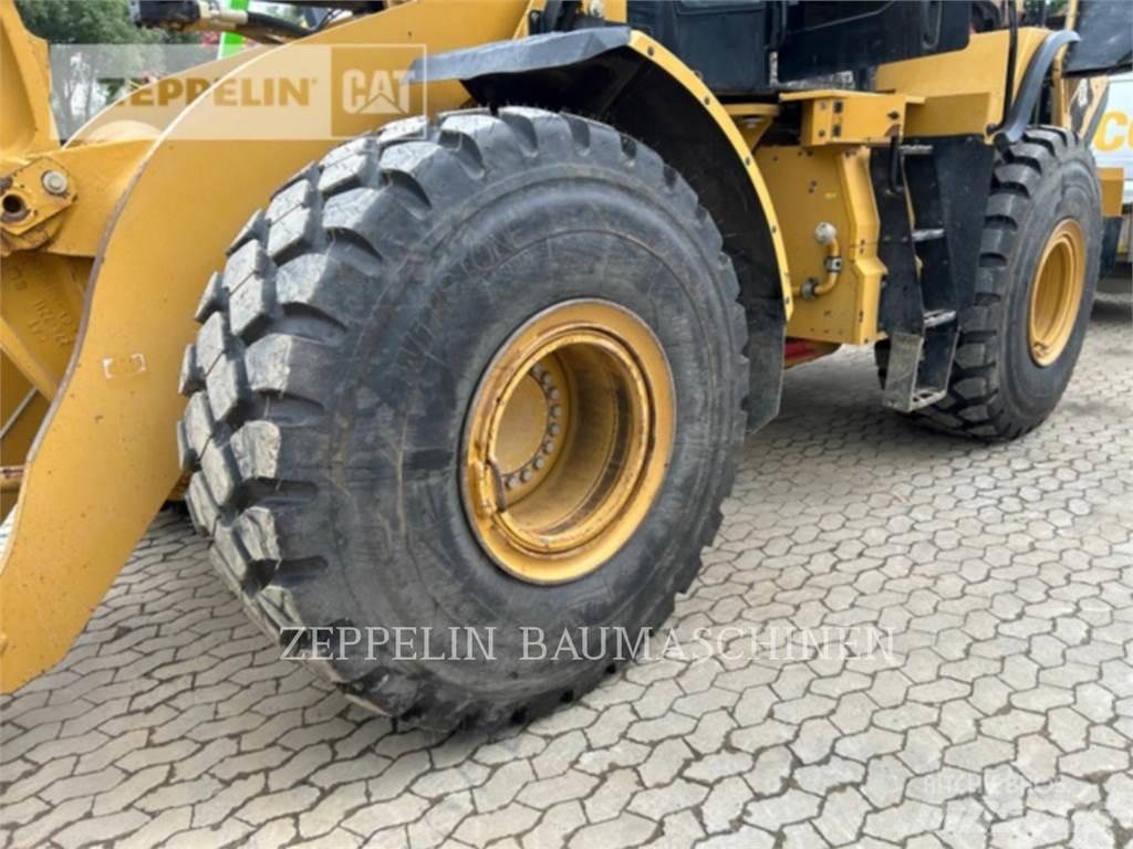 CAT 966M Фронтальні навантажувачі