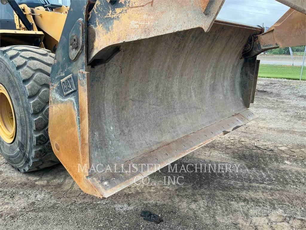 CAT 966M Фронтальні навантажувачі