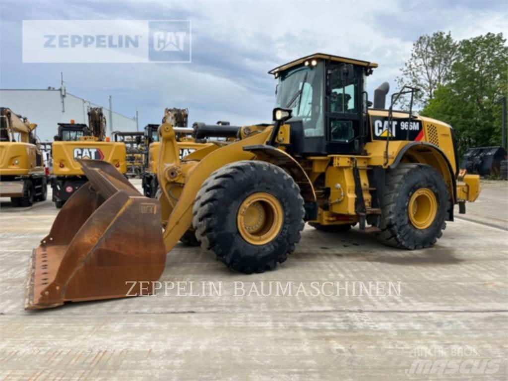 CAT 966M Фронтальні навантажувачі