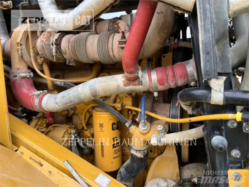 CAT 966M Фронтальні навантажувачі