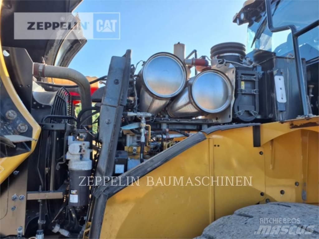 CAT 966M Фронтальні навантажувачі