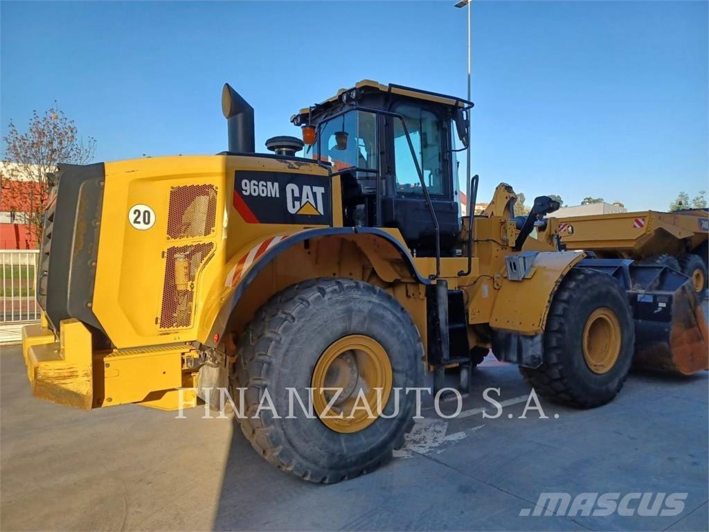 CAT 966M Фронтальні навантажувачі
