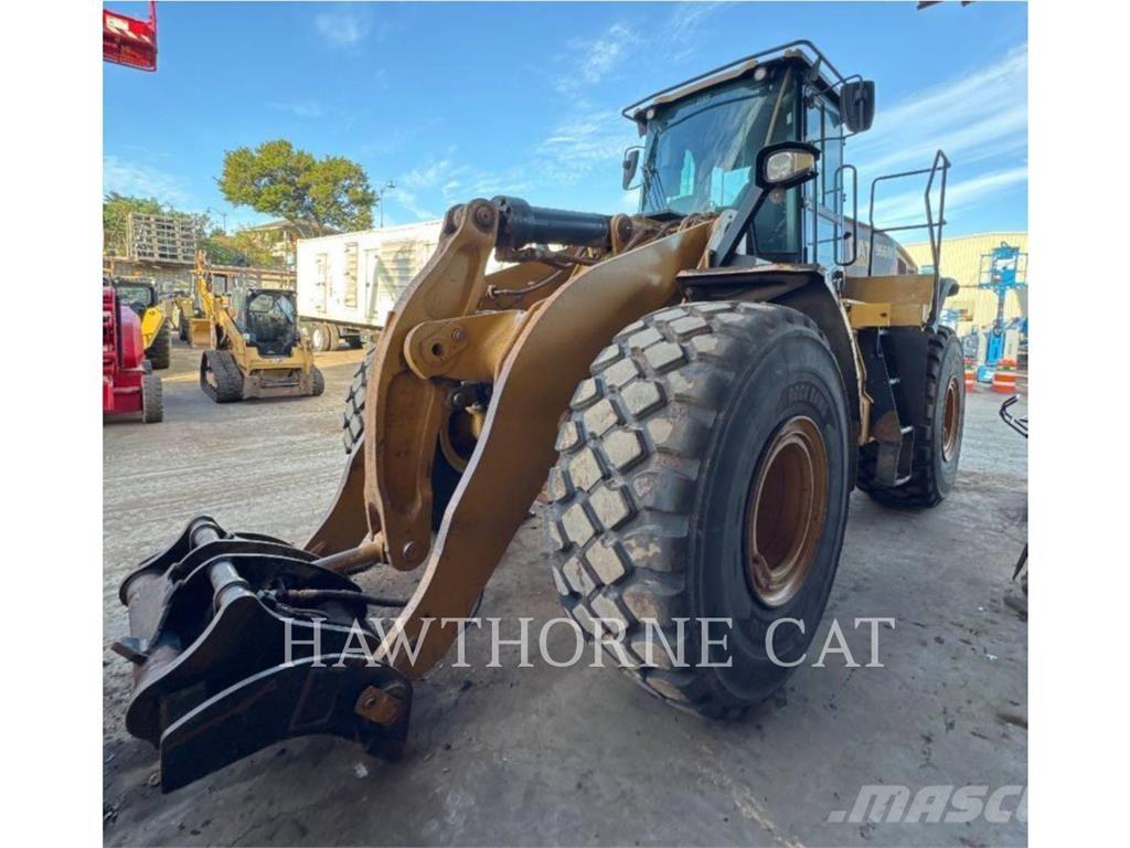 CAT 966M Фронтальні навантажувачі
