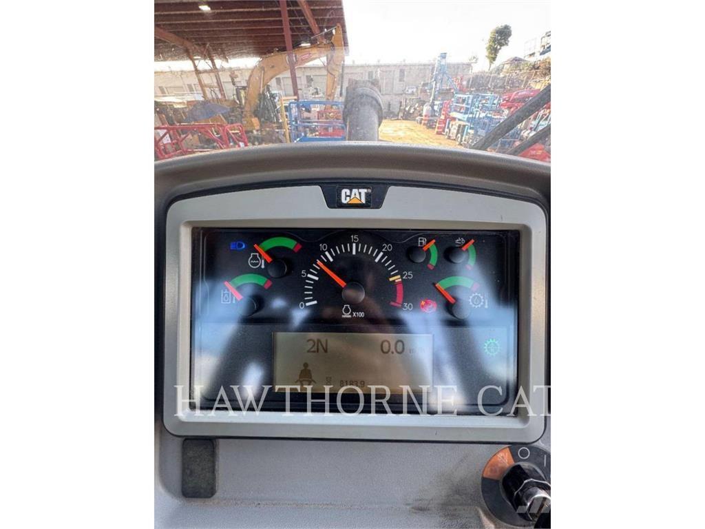 CAT 966M Фронтальні навантажувачі