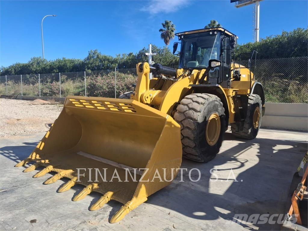CAT 966M Фронтальні навантажувачі