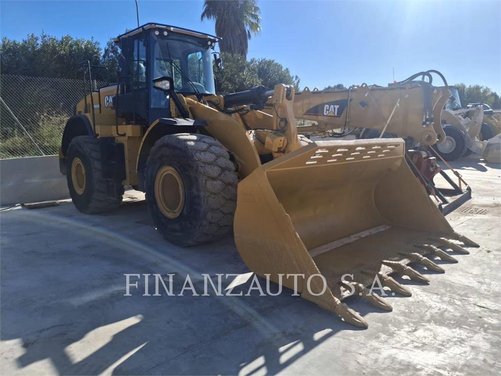 CAT 966M Фронтальні навантажувачі