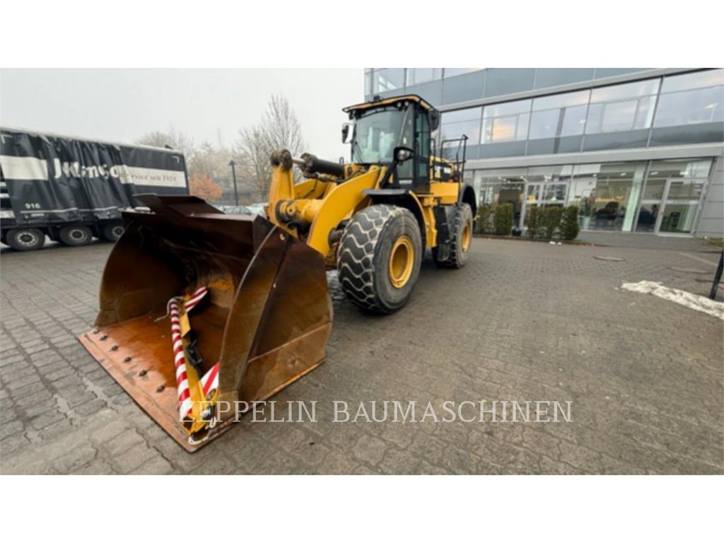 CAT 966M Фронтальні навантажувачі