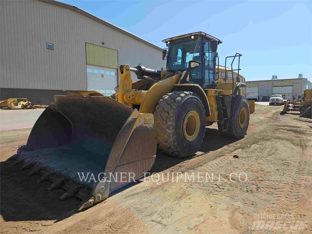 CAT 966M Фронтальні навантажувачі