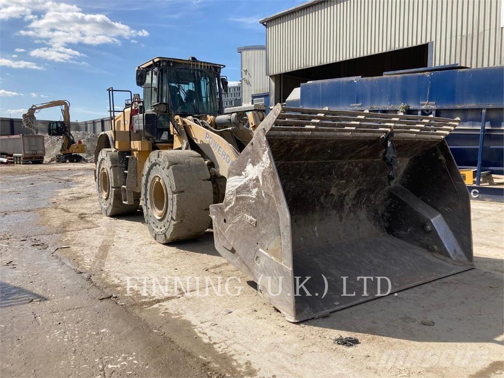 CAT 966M HL Фронтальні навантажувачі
