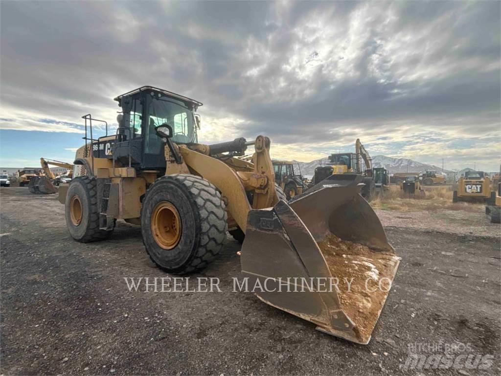 CAT 966M QC 3V Фронтальні навантажувачі