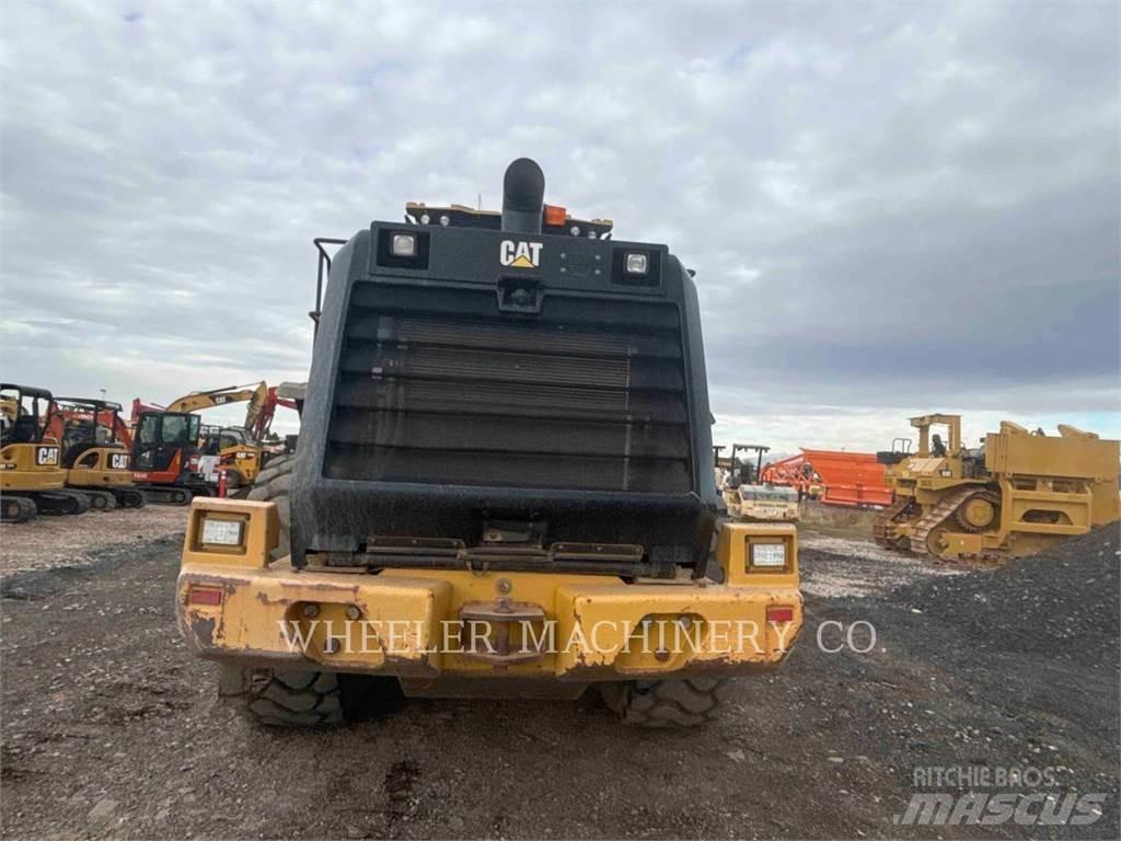 CAT 966M QC 3V Фронтальні навантажувачі