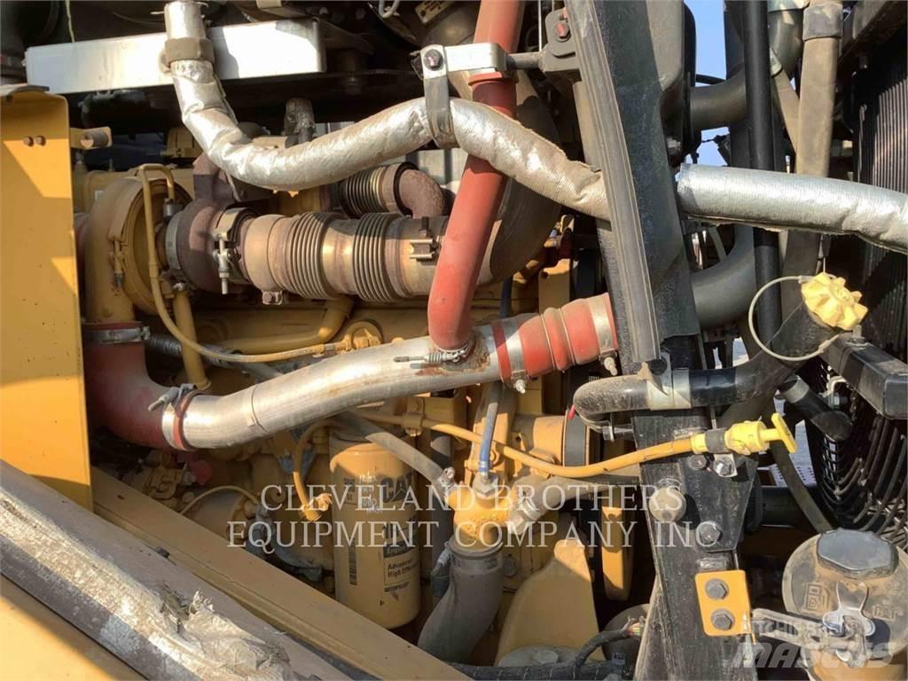CAT 966M XE Фронтальні навантажувачі