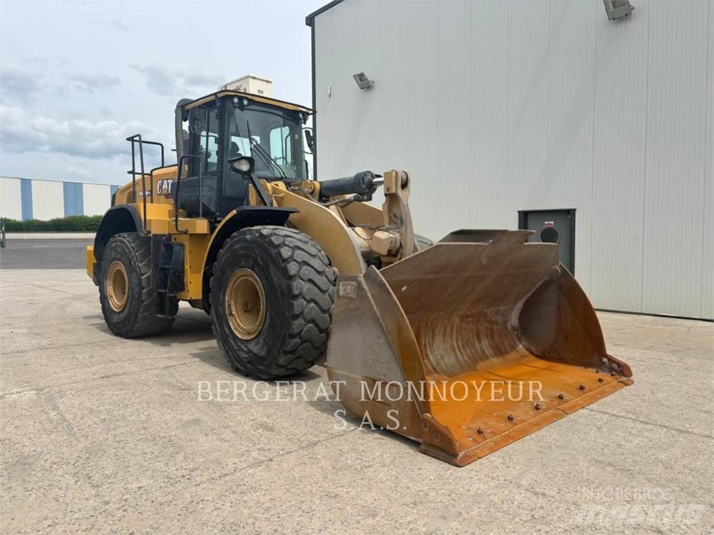 CAT 966M XE Фронтальні навантажувачі