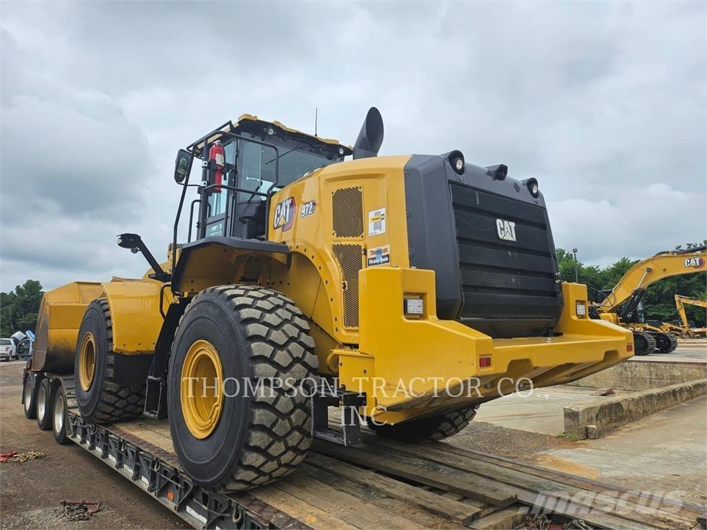 CAT 972 Фронтальні навантажувачі