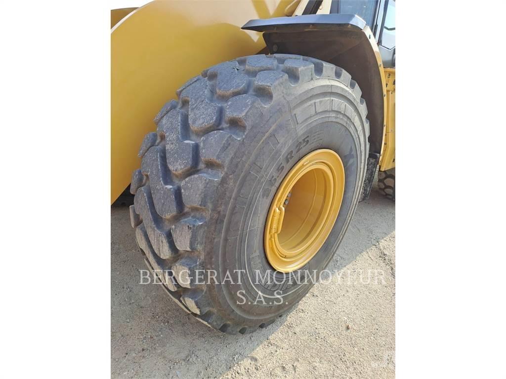 CAT 972 XE Фронтальні навантажувачі